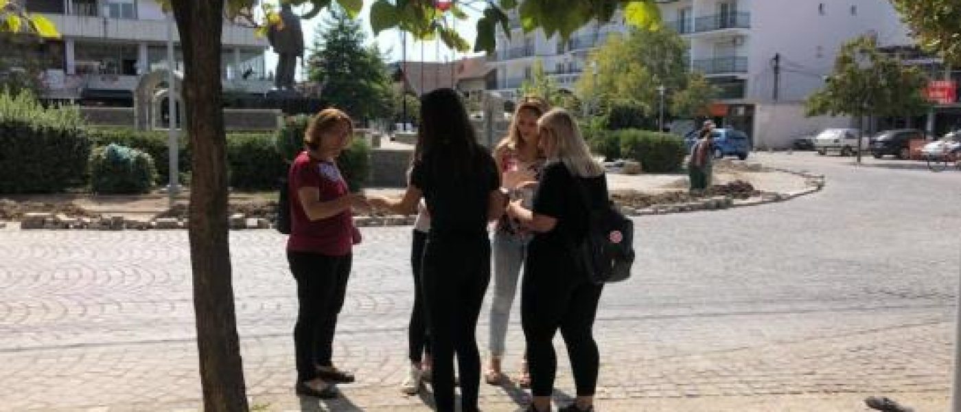 kosovo-youth-sharing-gospel